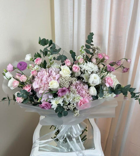 Author's bouquet باقة المؤلف