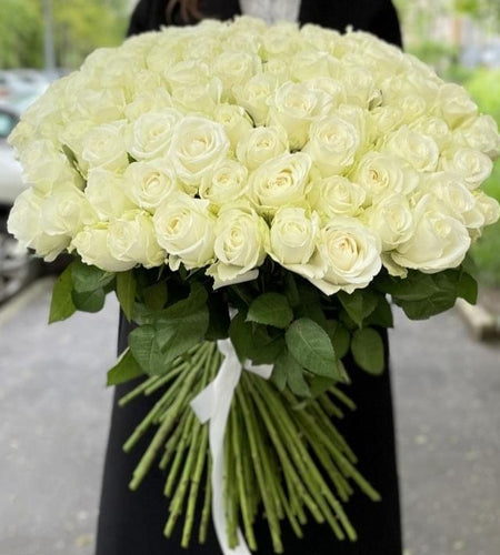101 white roses وردة من أي لون