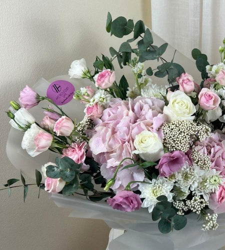 Author's bouquet باقة المؤلف