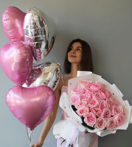 Pink roses 25 and 5 ballons