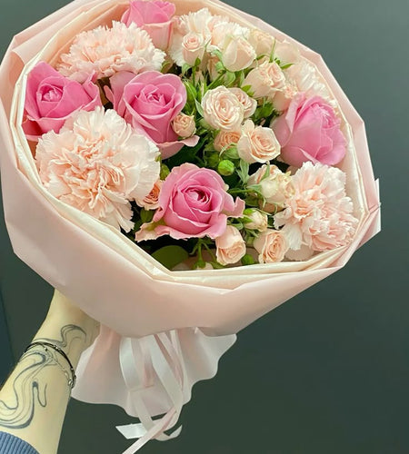 Pink bouquet / باقة وردية