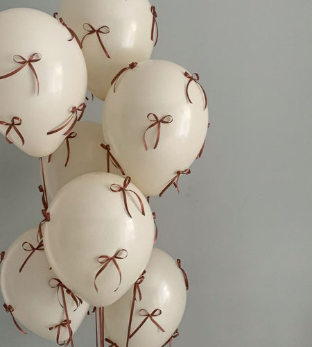 Ballons with bows 9