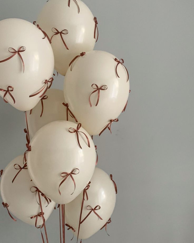 Ballons with bows 9