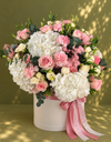 Big box of flowers علبة كبيرة من الزهور