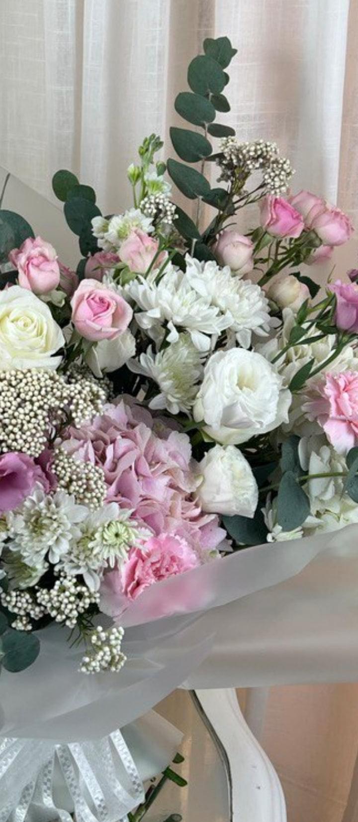 Author's bouquet باقة المؤلف