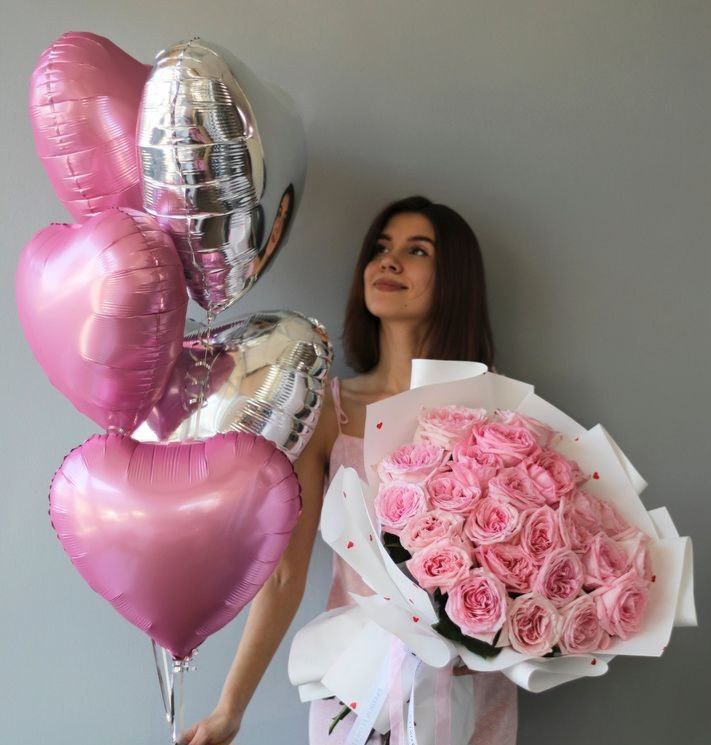 Pink roses 25 and 5 ballons