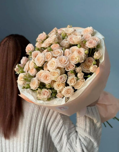 Cream spray roses