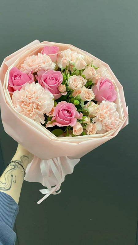 Pink bouquet / باقة وردية