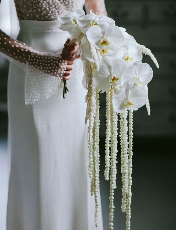 Bridal bouquet (White orchid)/السحلبية البيضاء