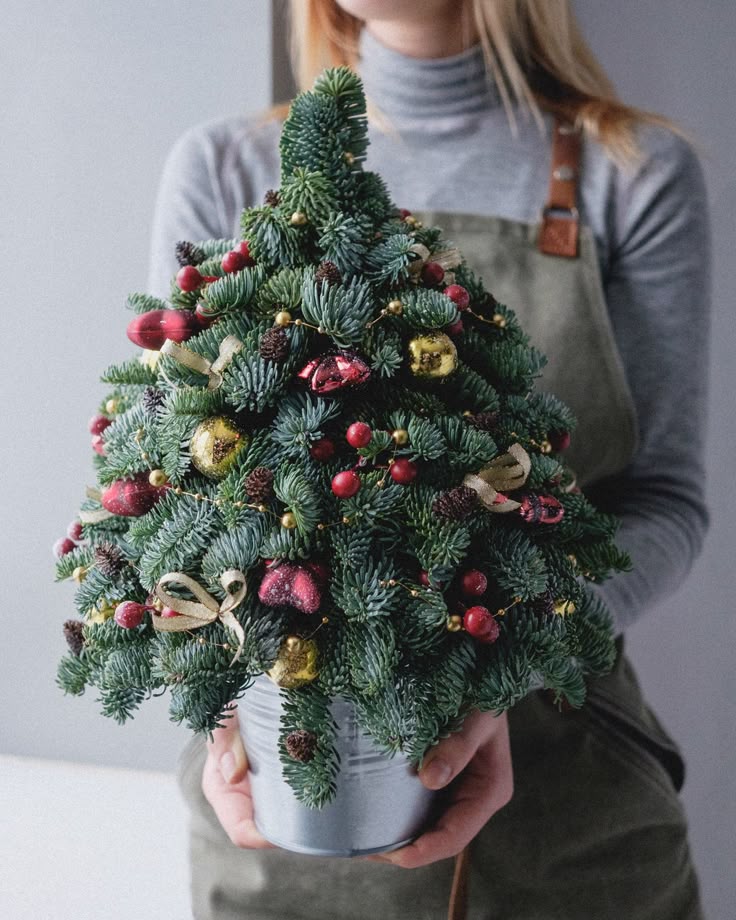 Handmade/Live Christmas tree(40sm)